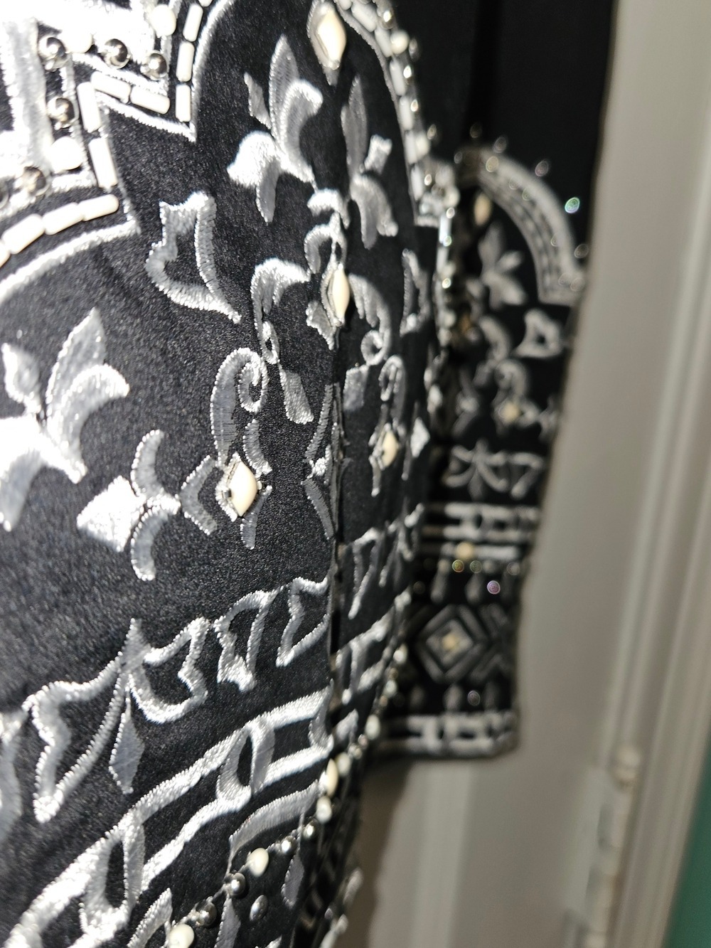 White House Black Market Black Pencil Skirt with White Embroidery - Picture 4 of 8